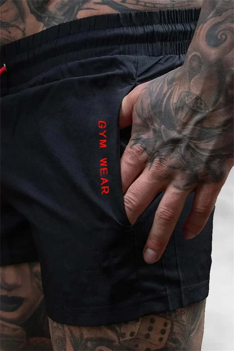 NEW Sports Trendy Quick-drying Three-point Pants Elastic Thin Running shorts Track And Field Training Pants Fitness Beach Shorts